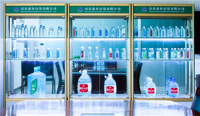 早上空腹喝水好嗎？晨起空腹喝水不要喝涼要喝溫水才有好處